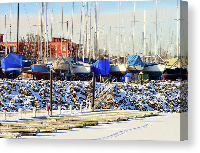 Lake City Marina Canvas Print featuring the photograph Off Season by Susie Loechler