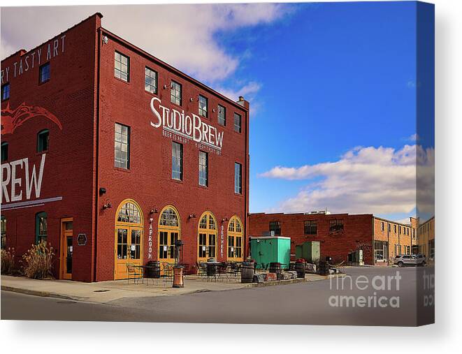 Brewery Canvas Print featuring the photograph Old Brewery at Historic Bristol by Shelia Hunt