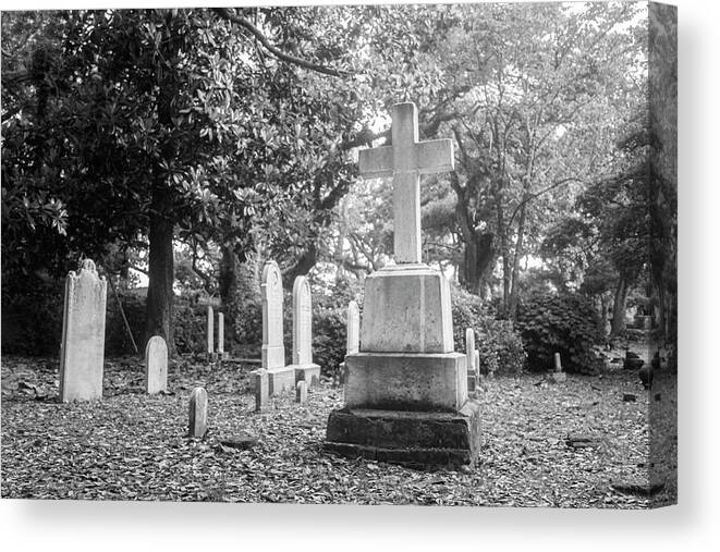 Beaufort Canvas Print featuring the photograph Old Burying Ground - Beaufort North Carolina by Bob Decker