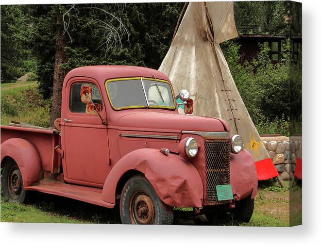 Truck Canvas Print featuring the photograph Postcard From Yesterday by Lynn Sprowl