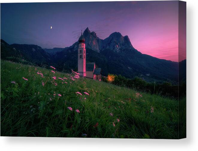 Mountain Canvas Print featuring the photograph Siusi Sunset #2 by Henry w Liu