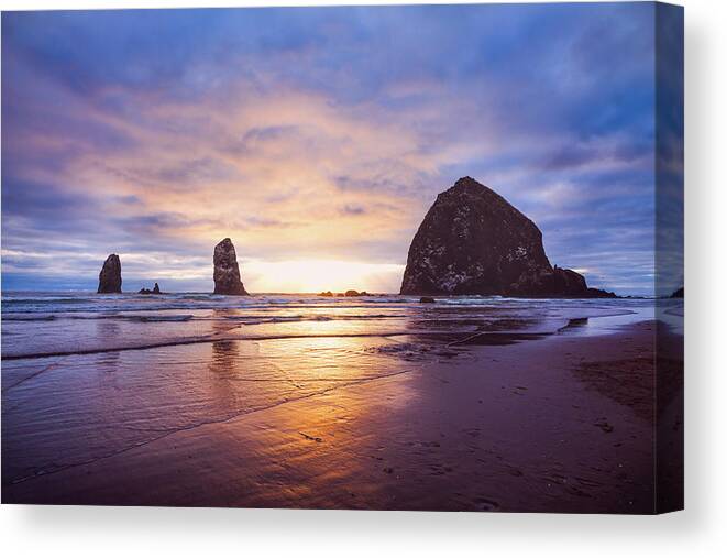 Ocean Canvas Print featuring the photograph Spreading Warmth by Jason Roberts