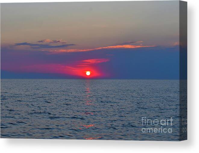 Sunset Canvas Print featuring the photograph Sunset Dreams by Leonida Arte