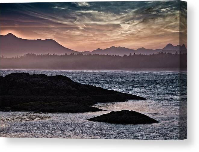 Wickaninnish Canvas Print featuring the photograph Sunset Glow At Wickaninnish Beach by Chuck Burdick