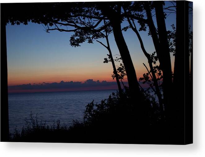 Lake Erie Canvas Print featuring the photograph Sunset view by Yvonne M Smith