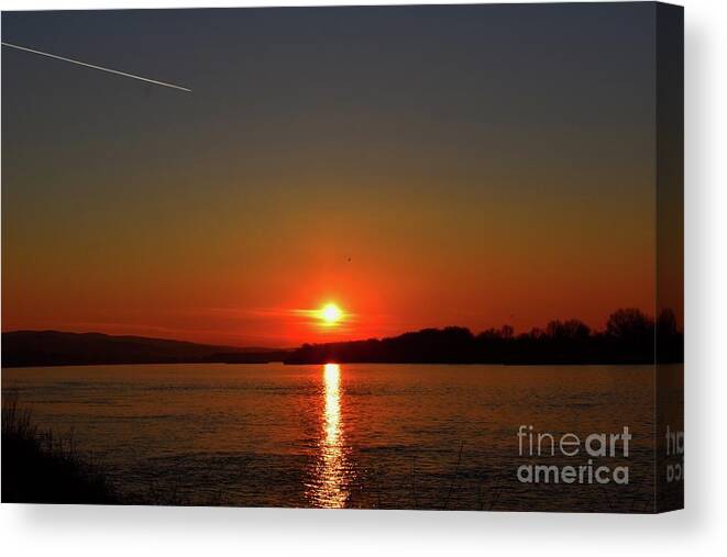 Harmony Canvas Print featuring the photograph Sunset Wish by Leonida Arte