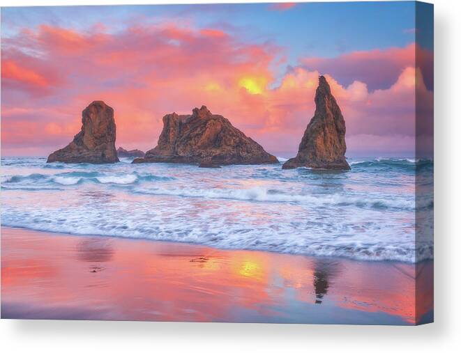 Bandon Canvas Print featuring the photograph The Magic of Bandon by Darren White