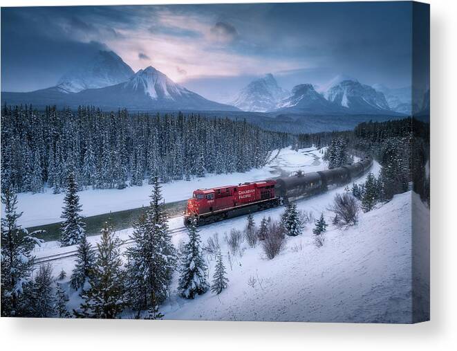 Train Canvas Print featuring the photograph The Morant's Curve in Winter by Henry w Liu