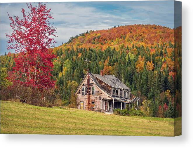 New Hampshire Canvas Print featuring the photograph The Old Farmhouse - Pittsburg, NH October 2022 #3 by John Rowe
