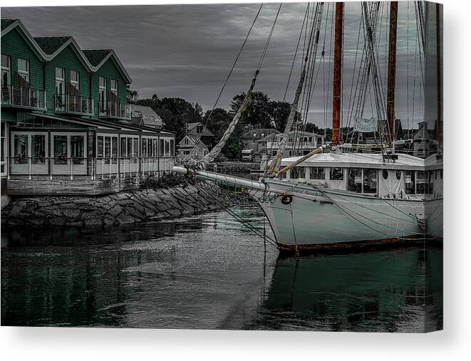  Spirit Restaurant Canvas Print featuring the photograph The Spirit by Penny Polakoff
