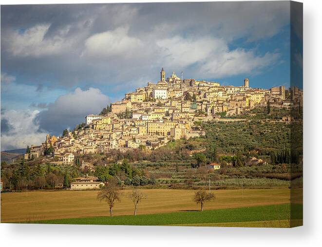 Trevi Canvas Print featuring the photograph Trevi - an Italian Hilltown by W Chris Fooshee
