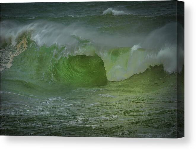 H2o Canvas Print featuring the photograph Tunnel Illusion by Bill Posner