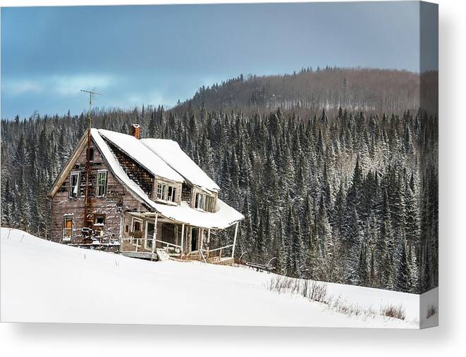 America Canvas Print featuring the photograph Winter At The Old Farm House Horizontal - Pittsburg, NH by John Rowe
