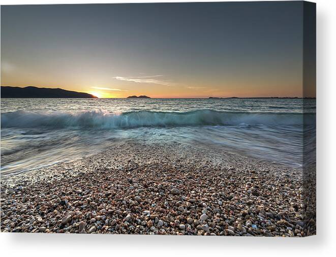 Beach Canvas Print featuring the photograph Zhavori Tynelit by Ari Rex