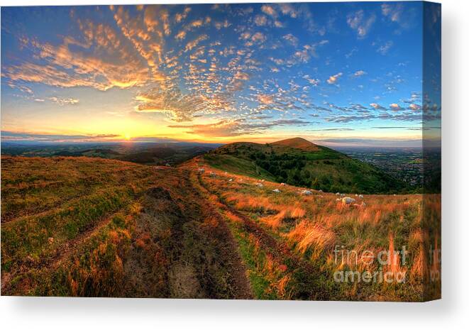 Yhun Suarez Canvas Print featuring the photograph Malvern Hills Sunset 2.0 by Yhun Suarez