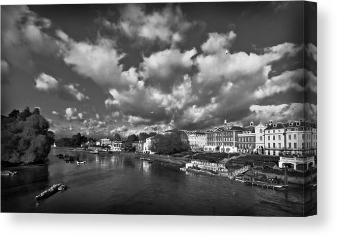 Greeting Card Canvas Print featuring the photograph Richmond Riverside by Maj Seda