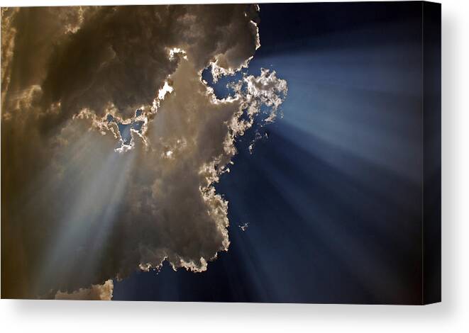 Sky Canvas Print featuring the photograph Shining The Light by Skip Willits