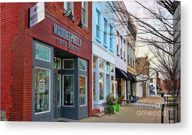 Downtown Perrysburg Canvas Print featuring the photograph Downtown Perrysburg b 0277 by Jack Schultz