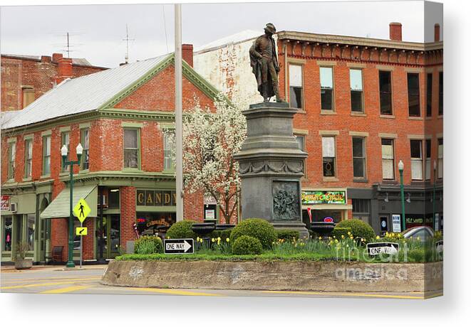 Monument Square Canvas Print featuring the photograph Monument Square Urbana Ohio 7407 by Jack Schultz