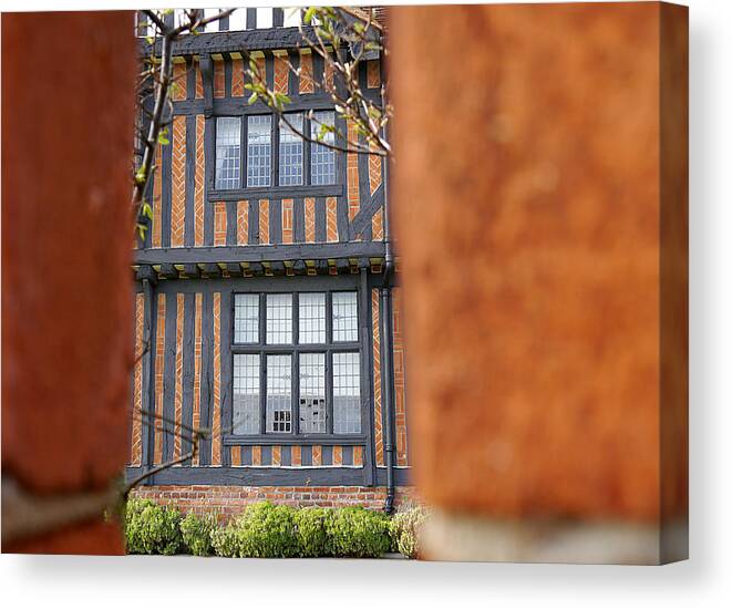 Clacton Canvas Print featuring the photograph Clacton - Moot Hall II by Richard Reeve