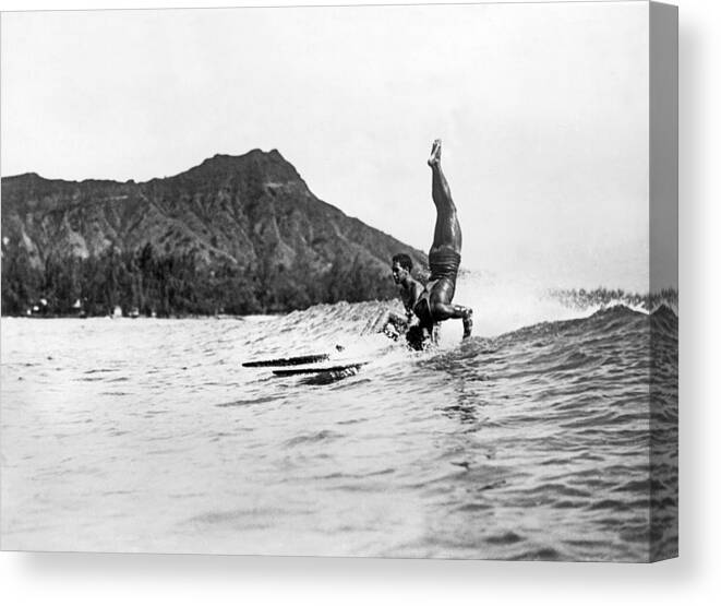 1925 Canvas Print featuring the photograph Hot Dog Surfers At Waikiki by Underwood Archives