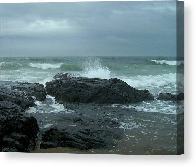 Ocean Canvas Print featuring the photograph Rockspray by Lois Lepisto