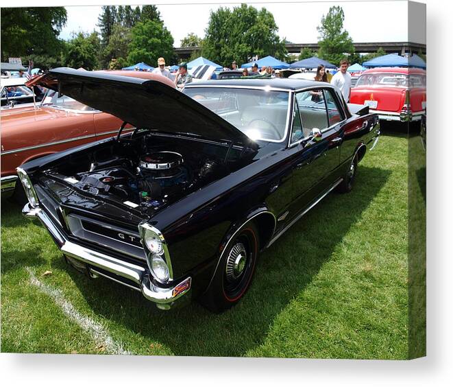 Car Canvas Print featuring the photograph GTO by Teri Schuster