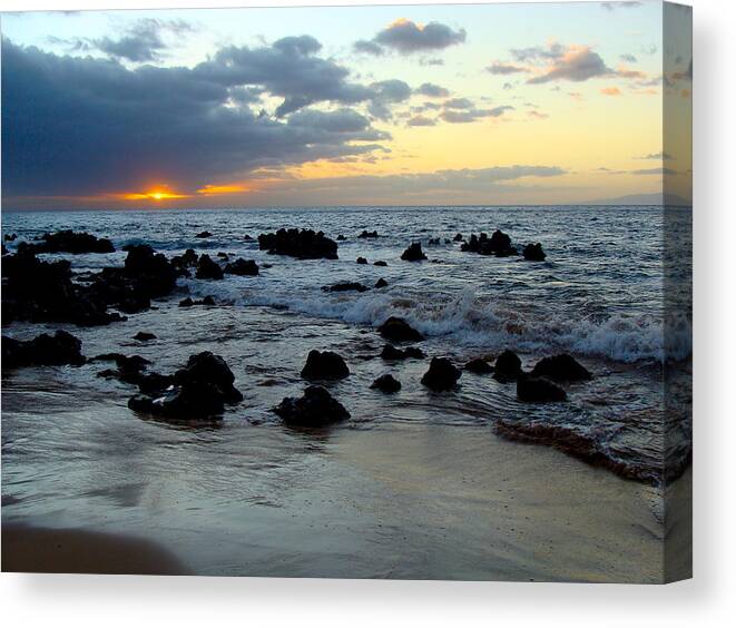 Keaweakapu Canvas Print featuring the photograph Keaweakapu Beach Sunset by Karon Melillo DeVega