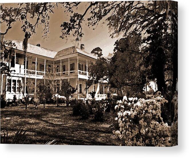 Old Homes Canvas Print featuring the painting Southern Plantation Home by Michael Thomas