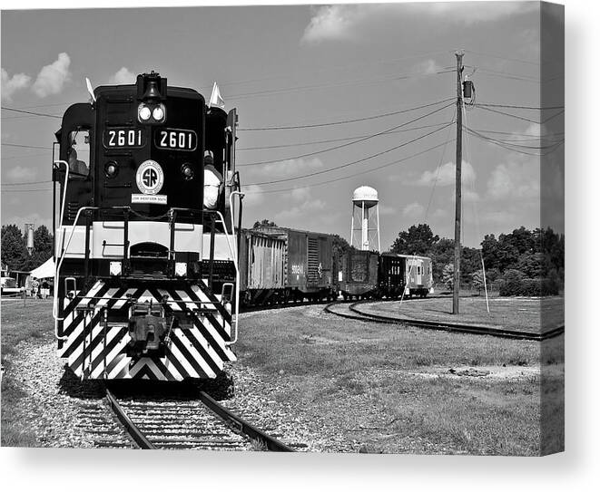 Sou 2601 Canvas Print featuring the photograph Southern Railway GP30 #2601 BW by Joseph C Hinson