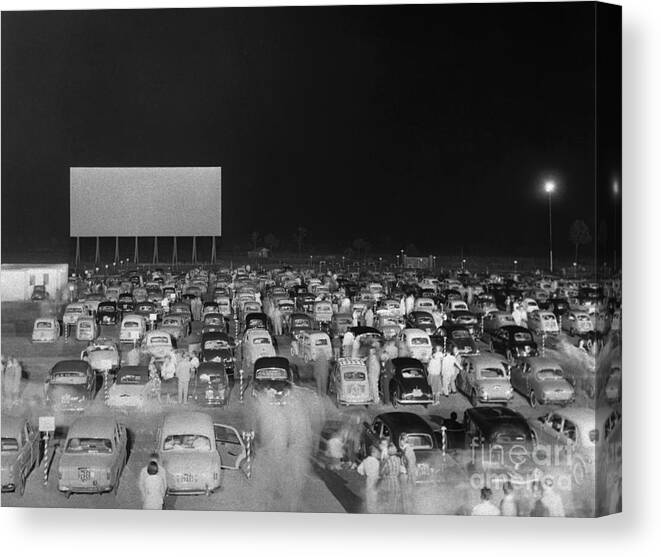 Projection Screen Canvas Print featuring the photograph Drive-in Movie Theater In Rome by Bettmann