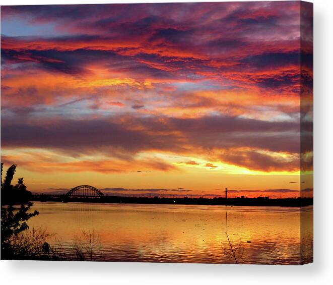 Sunsets Canvas Print featuring the photograph Sunset on the Delaware No. Two by Linda Stern