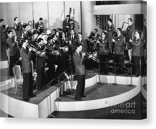 Clarinet Canvas Print featuring the photograph The Glenn Miller Orchestra by Bettmann