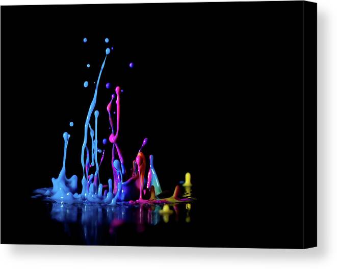 Artwork Canvas Print featuring the photograph Multicoloured Splashes by Wladimir Bulgar/science Photo Library