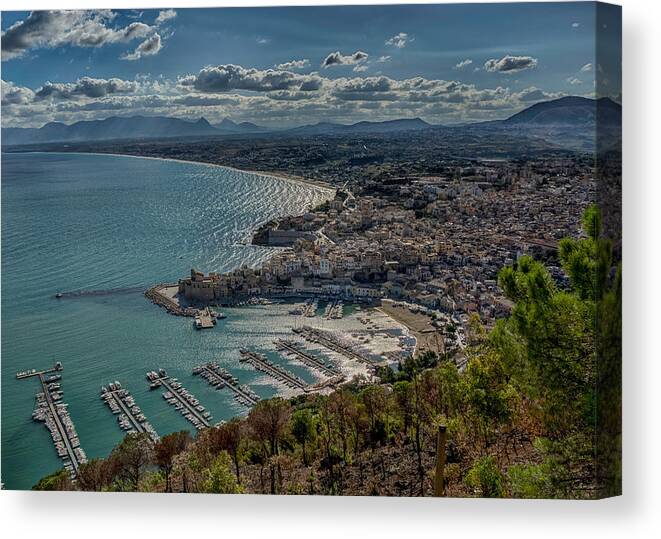 Italy Canvas Print featuring the photograph Castellammare del Golfo by Alan Toepfer