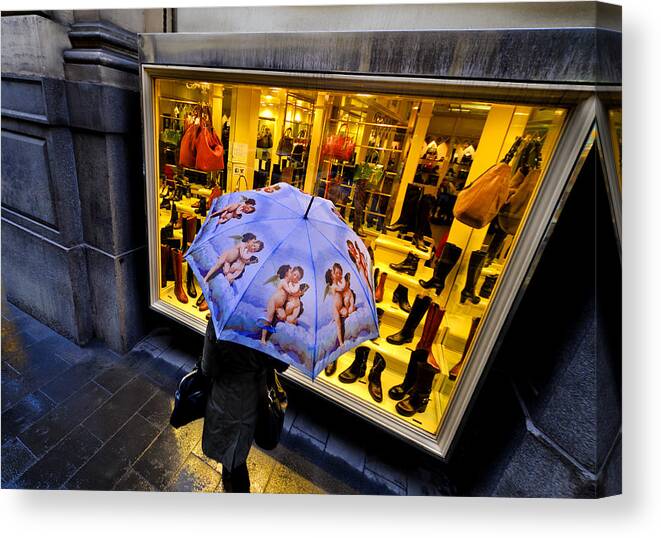 Italy Canvas Print featuring the photograph Cherubs by Bob VonDrachek