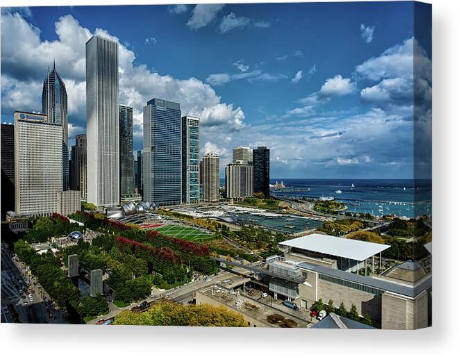 Tranquility Canvas Print featuring the photograph Chicago Skyline by Milosh Kosanovich - Precision Digital Photography