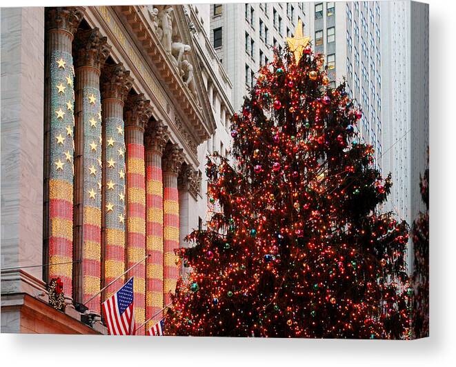 Christmas Canvas Print featuring the photograph Christmas on Wall Street by Yue Wang