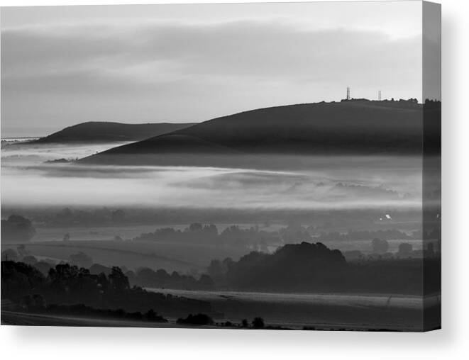 South Canvas Print featuring the photograph Cold and Misty Morning by Hazy Apple