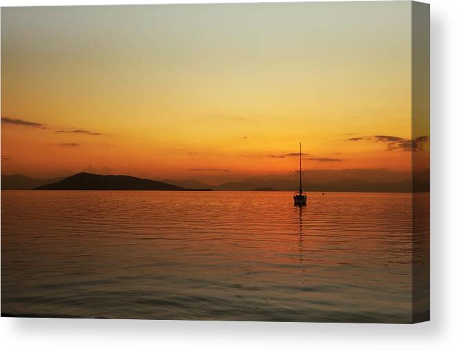 Sunset Canvas Print featuring the photograph End of the day by Paul Cowan