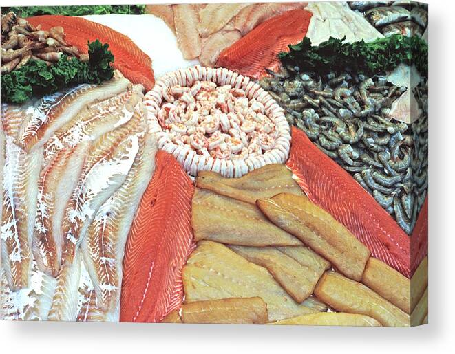 Eat Canvas Print featuring the photograph Fish Display Spoke by Tom Wurl