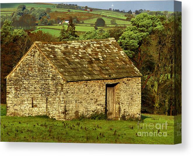 Stone Barn Canvas Print featuring the photograph Northumberland Stone Barn by Martyn Arnold