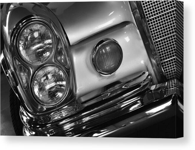 Car Canvas Print featuring the photograph Old Car by Kathy Williams-Walkup