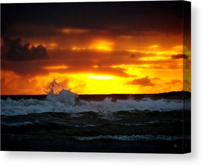 Pacific Ocean Canvas Print featuring the digital art Pacific Sunset Drama by Gary Olsen-Hasek