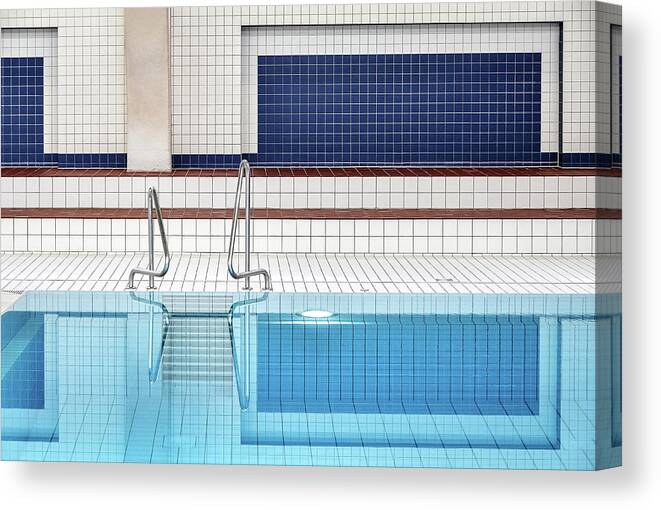 Indoor Canvas Print featuring the photograph Swimming by Renate Reichert