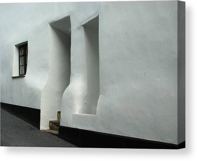 House Canvas Print featuring the photograph White House Lostwithiel Street by Jerry Daniel