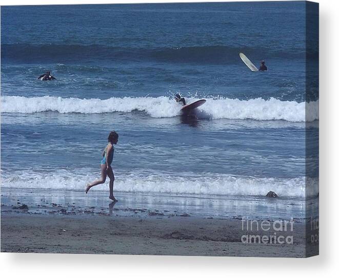 Girl Canvas Print featuring the photograph Surf's up by Cynthia Marcopulos