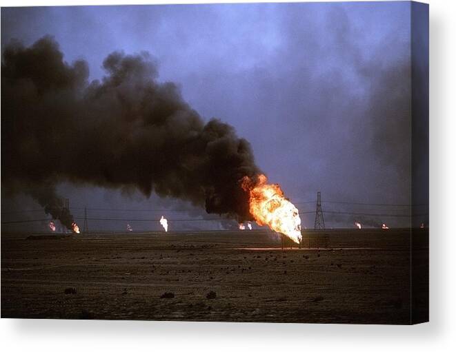 History Canvas Print featuring the photograph Kuwaiti Oil Wells Set On Fire by Everett
