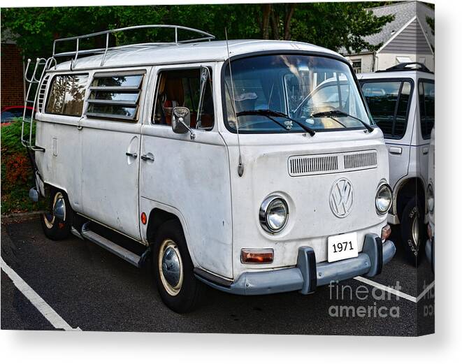 Vw Camper Canvas Print featuring the photograph VW Camper by Paul Ward