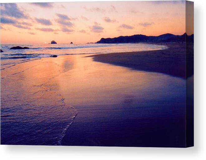 Sunset Canvas Print featuring the photograph Awesome Zipolite Sunset 2 by Lyle Crump